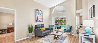 The Gordon Camelot|4bedrooms | 3 bathrooms| Pool House