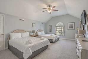 6 bedrooms, iron/ironing board, free WiFi, bed sheets