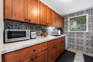 Condo, 1 King Bed (Keauhou Kona Surf & Racquet Club#10) | Private kitchen