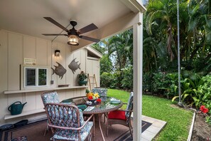 Condo, 1 King Bed (Keauhou Kona Surf & Racquet Club#10) | Outdoor dining