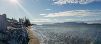 Neptune Haven Getaway Near the Ocean 