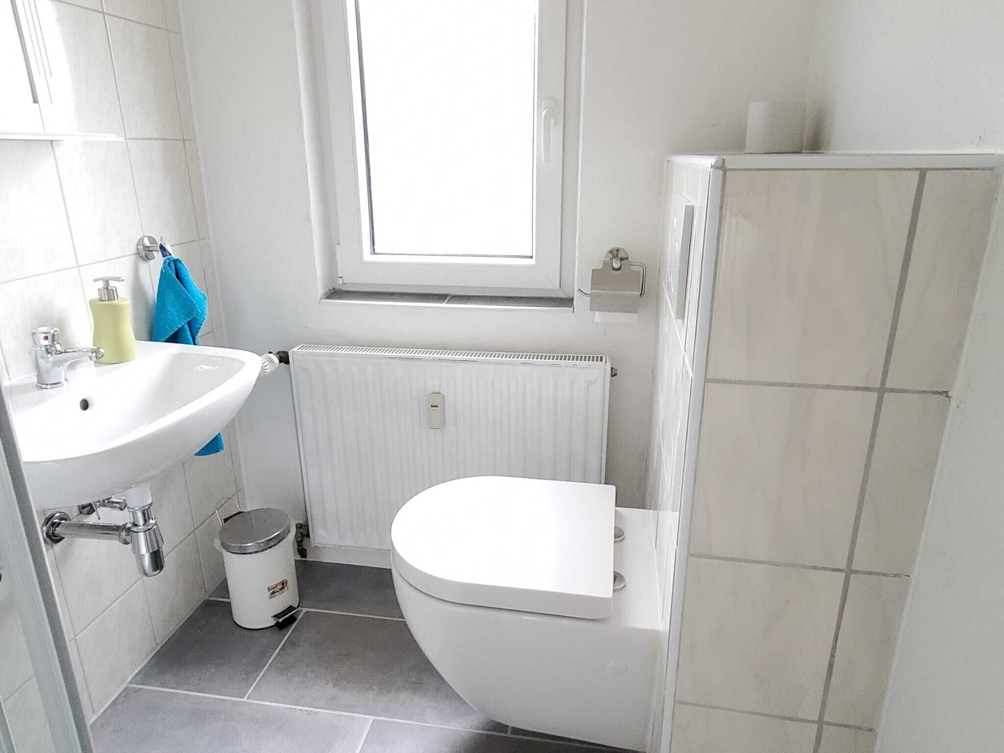 Dusche, Handtücher, Seife, Toilettenpapier