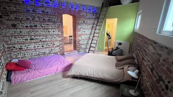 5 Schlafzimmer, Bügeleisen/Bügelbrett, kostenloses WLAN, Bettwäsche