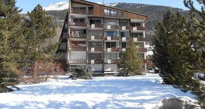 Renovated 58m² apartment near slopes, up to 4 guests