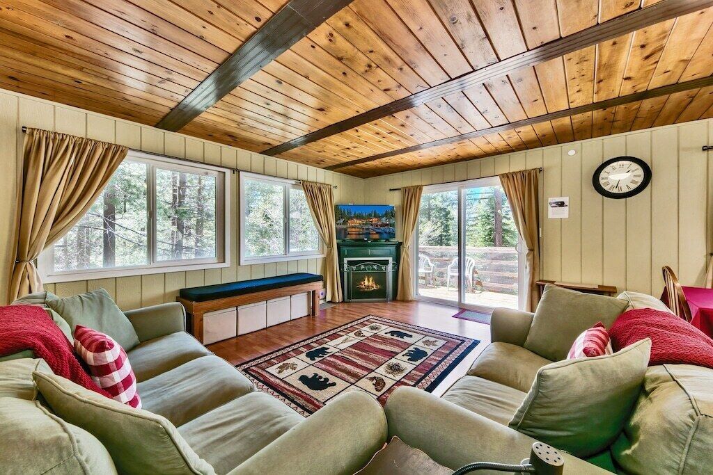 Smart TV, fireplace, table football