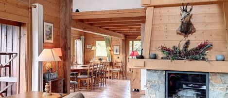 Télévision, table de tennis de table