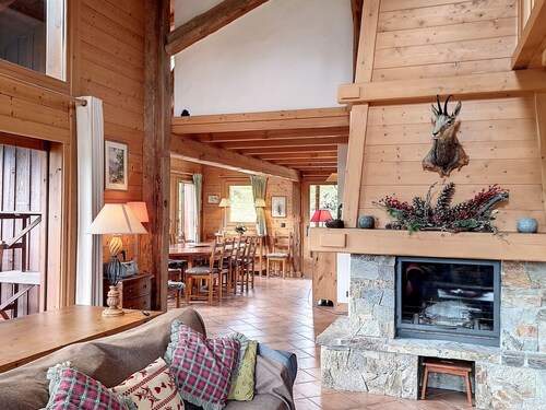 Chalet rénové 3 étoiles, 14 pers, vue Mont Blanc, Wifi