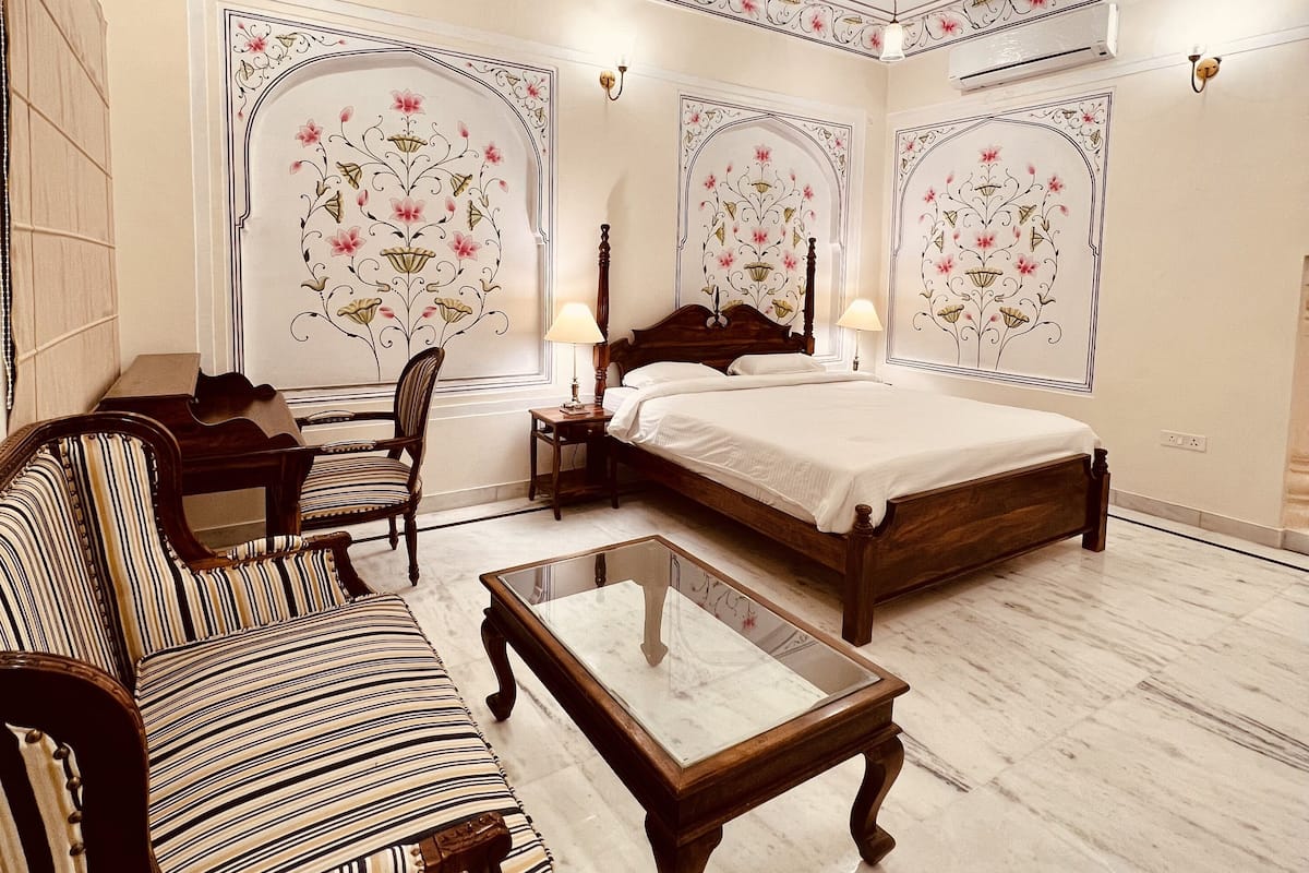 Kamar Superior | Brankas dan didekorasi berbeda-beda