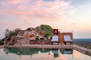 2 outdoor pools, pool umbrellas, pool loungers - Mundota Fort and Palace (Amer)
