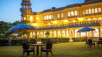 บริเวณภายนอก