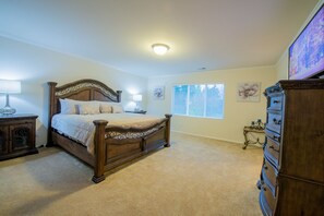 4 bedrooms, iron/ironing board, free WiFi, bed sheets