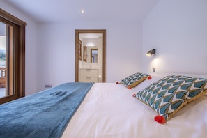 2 chambres, fer et planche à repasser, Wi-Fi, draps fournis