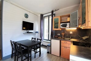 Dining - Apartment near the spa (Mont-Dore)