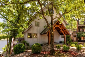 Exterior - Luxury 6BR Waterfront Home on Lake of Egypt (Goreville)
