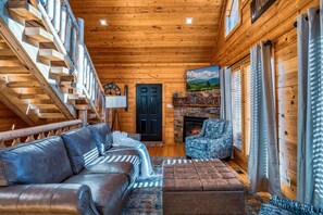 Smart TV, fireplace, video games, table football - Pine Haven Hollow, Game Room, WIFI, Hot Tub, $560 FREE tickets each paid day! (Pigeon Forge)