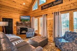 Smart TV, chimenea, videojuegos y futbolito 