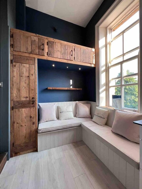 Apartment, Multiple Beds | 3 bedrooms, free WiFi, bed sheets