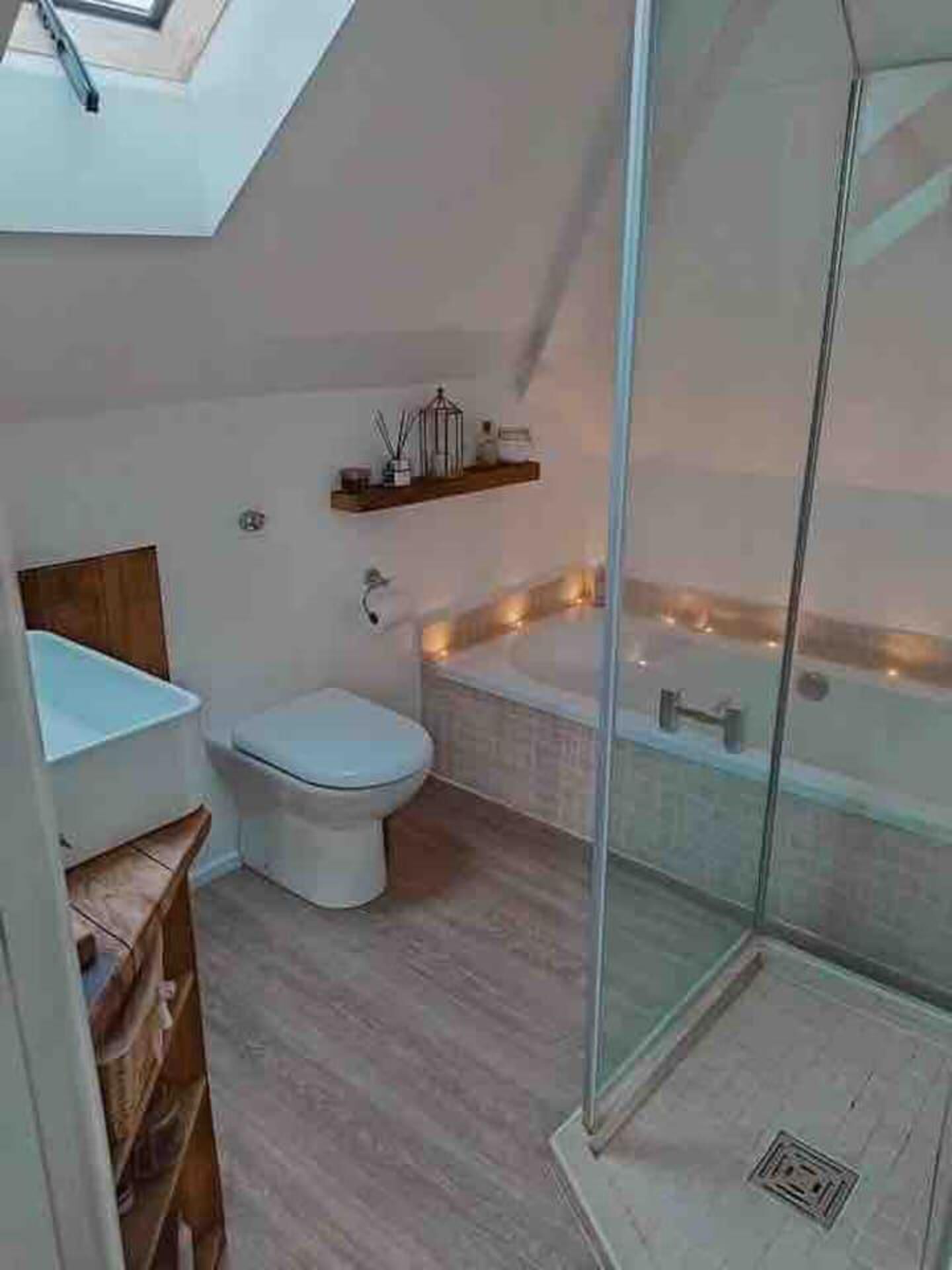 Apartemen, Beberapa Tempat Tidur | Kamar mandi | Kombinasi shower/bathtub, bathtub besar, pengering rambut, dan handuk