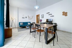 Apartment, 2 Queen-Betten | Eigene Küche | Kühlschrank, Ofen, Herdplatte, Wasserkocher