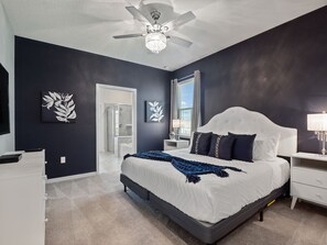 7 bedrooms, desk, iron/ironing board, travel crib