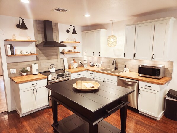 Fridge, microwave, oven, stovetop