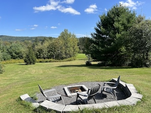 Property grounds - At Home Base III,1 of 4 units You'll feel right at home, 1/2 mile to Dreams Park (Milford)