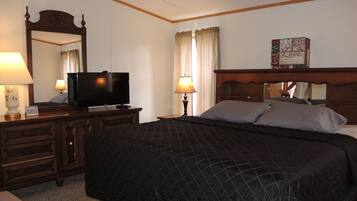 4 bedrooms, iron/ironing board, travel crib, free WiFi