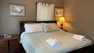 3 slaapkamers, een strijkplank/strijkijzer, gratis wifi, beddengoed