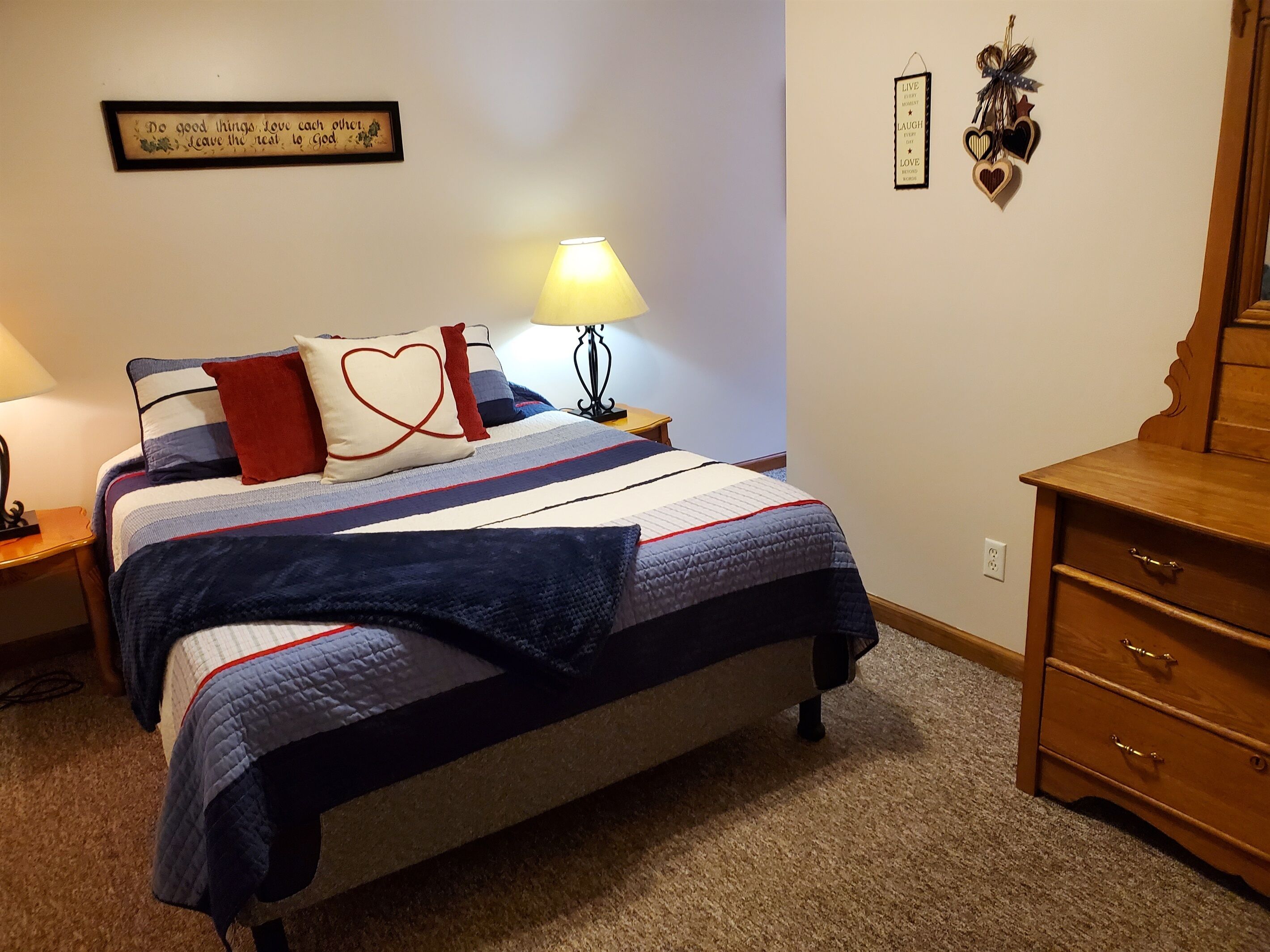 2 bedrooms, iron/ironing board, free WiFi, bed sheets