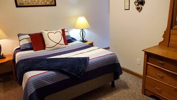 2 bedrooms, iron/ironing board, free WiFi, bed sheets