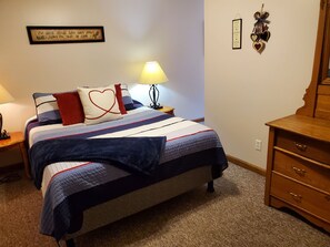 2 soverom, strykejern/-brett, wi-fi (inkludert) og sengetøy