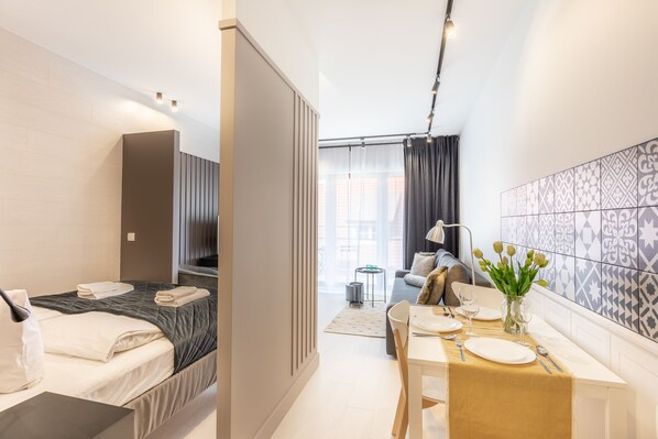 Silitysrauta/-lauta, ilmainen Wi-Fi, vuodevaatteet