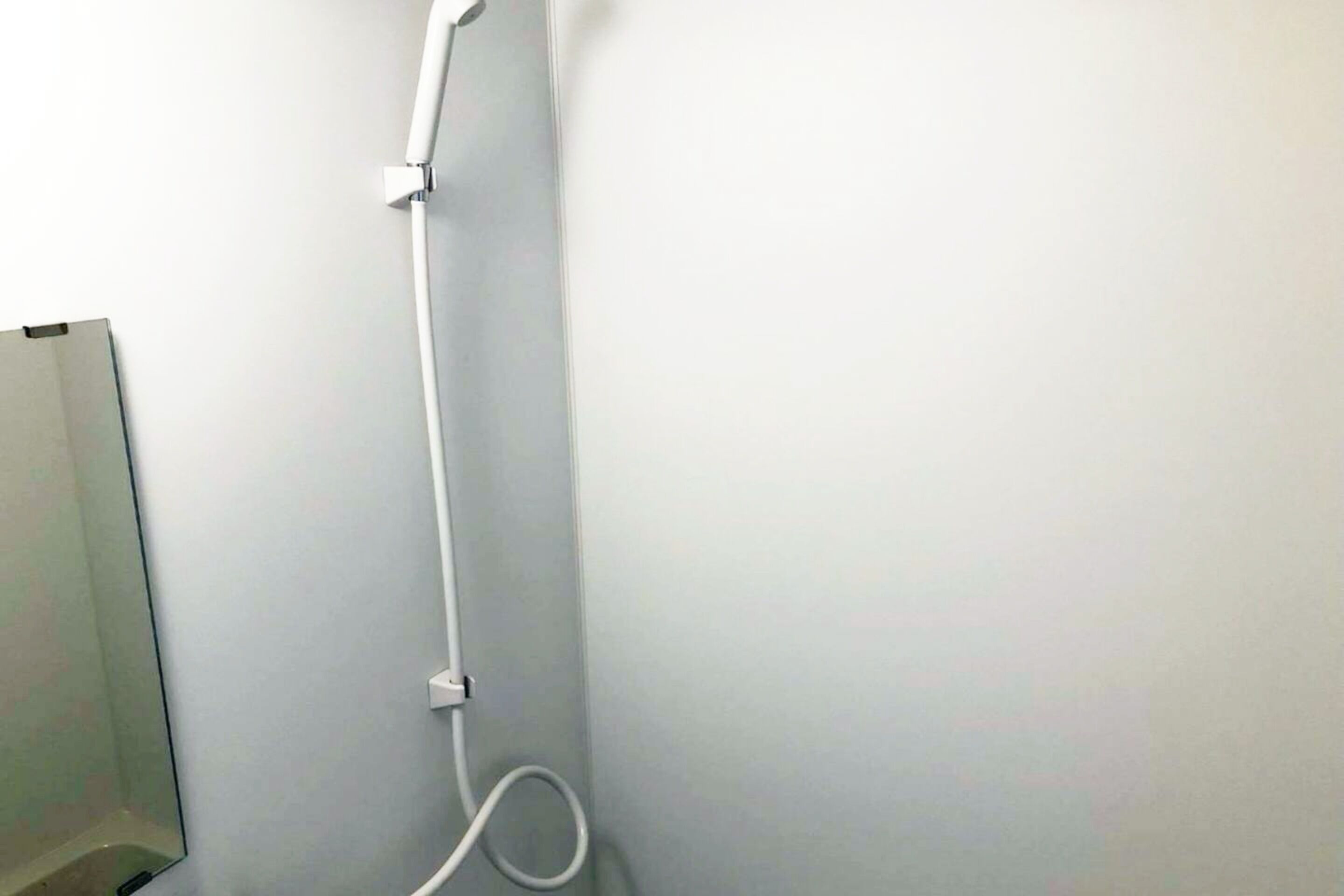 Basic Apartment | Bathroom | Hair dryer, towels, soap, shampoo