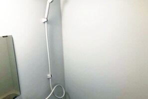 Basic Apartment | Bathroom | Hair dryer, towels, soap, shampoo - MCH  BUNCHAN HOUSE (Miyakojima)