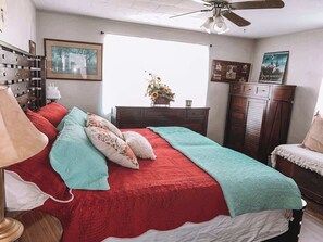2 bedrooms, desk, iron/ironing board, travel cot