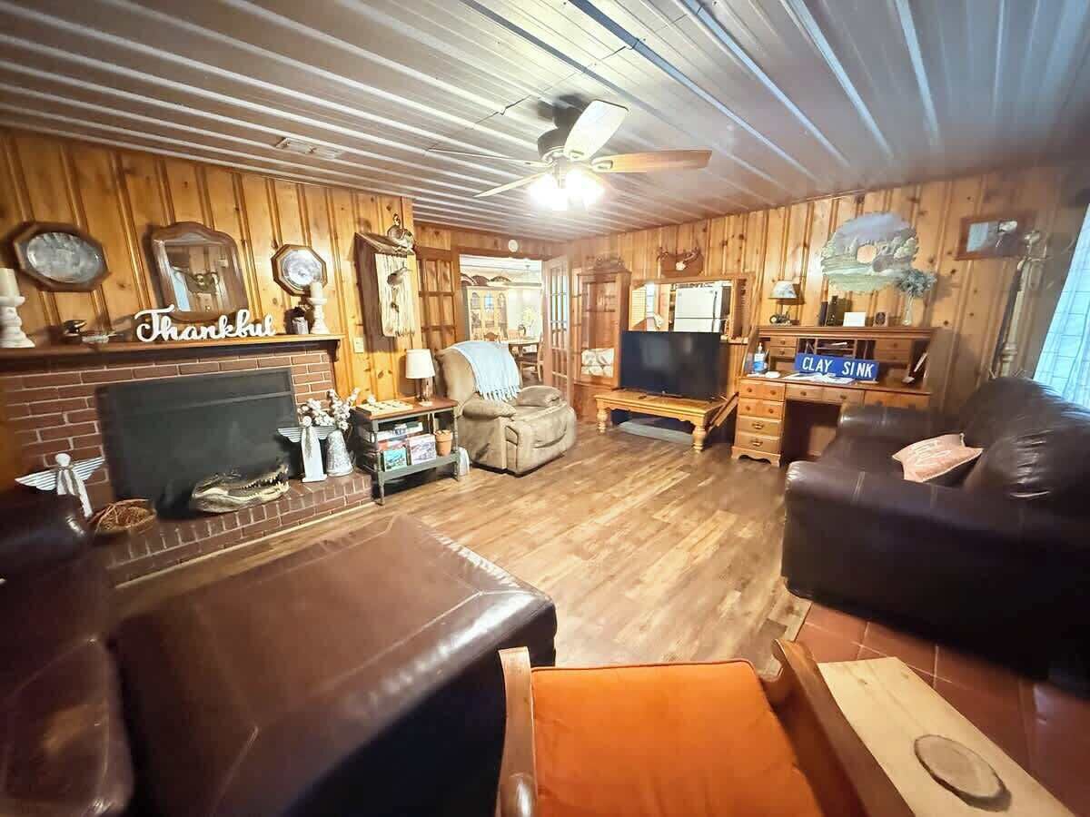Smart TV, fireplace, offices