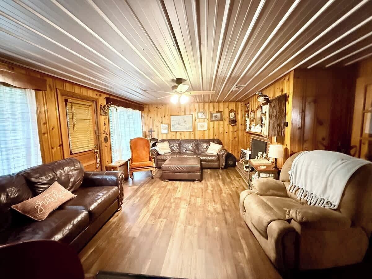 Smart TV, fireplace, offices