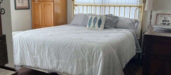 Quiet Farmhouse come enjoy the peace and quiet ,takes you back to a simpler life