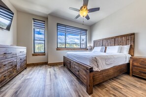 3 bedrooms, iron/ironing board, travel cot, free WiFi