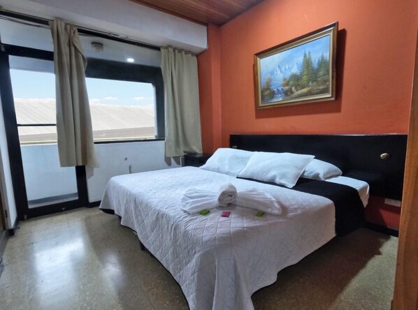 Premium bedding, iron/ironing board, free WiFi, bed sheets