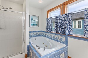 Combined shower/bathtub, jetted bath, towels - Overdraft: Steps to Beach, Pool, Hot Tub, 7BR OBX (Southern Shores)