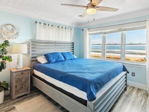 4 bedrooms, desk, free WiFi, bed sheets