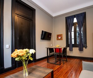 Apartment, 1 Bedroom | Living area | 40-inch flat-screen TV with cable channels, TV - Maison Ramon (Buenos Aires)