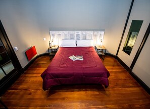Apartamento, 1 quarto | 1 quarto, roupas de cama premium, edredons de pluma, cofres nos quartos