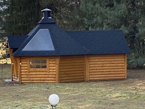 المنشأة من الخارج