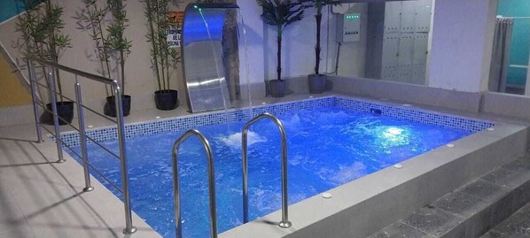 Indoor pool - Hotel Jkalixto (Arequipa)