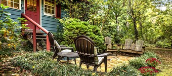 In Town, Yet Wooded - Cozy 2BR Cabin in Mentone