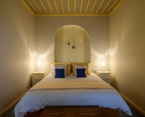 In-room safe, soundproofing, free cots/infant beds, free WiFi - KIRIAKI GUESTHOUSE & SUITES (Amfikleia-Elateia)