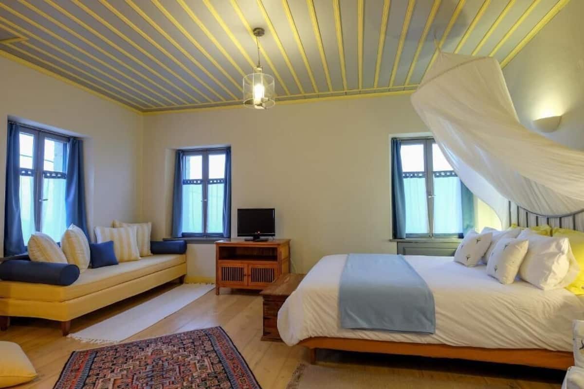 Habitación triple estándar | Caja de seguridad en la habitación, insonorización y cunas gratuitas