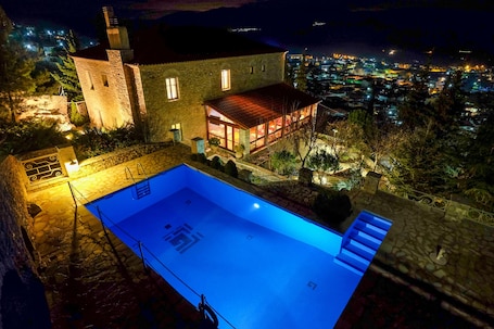 Seasonal outdoor pool. KIRIAKI GUESTHOUSE & SUITES
